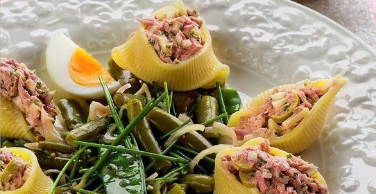 Ракушки, фаршированные кремом из тунца