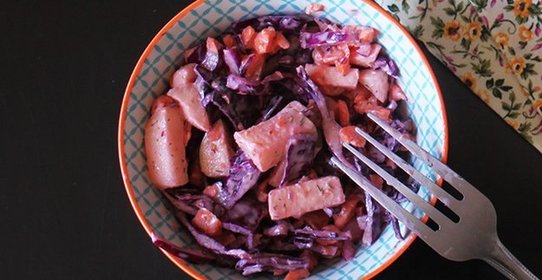 Салат Коул Слоу с краснокочанной капустой