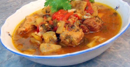 Баклажаны тушеные с овощами и мясом