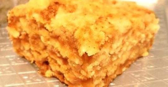 Пирог с яблоками и манкой