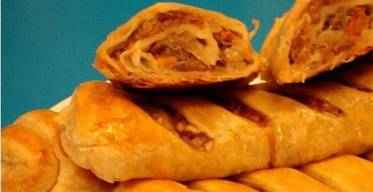 Рулеты из слоеного теста с фаршем