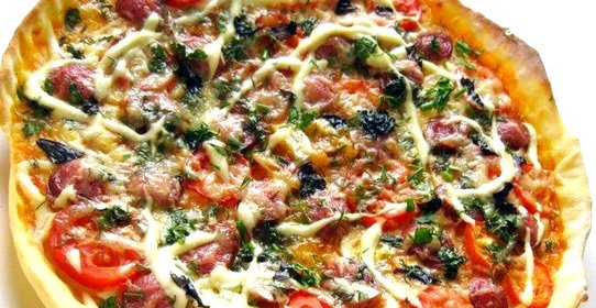 Пицца с копчёной колбаской