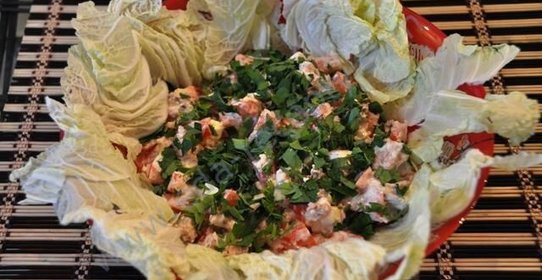 Салат с сельдью и помидорами