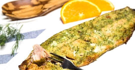 Филе лосося запеченное с зеленью