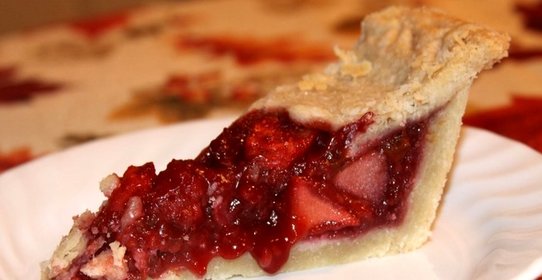 Яблочный пирог с малиной