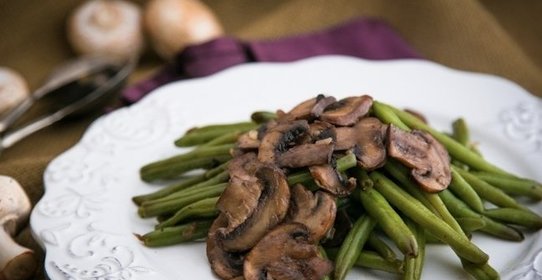 Стручковая фасоль с грибами