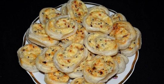 Слоеные рулетики