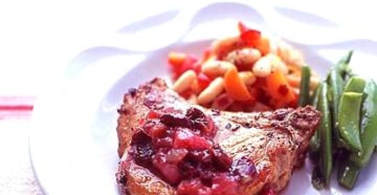 Свиные отбивные в соусе из вишни и ревеня