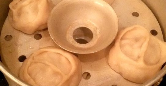 Манты с мясом и тыквой