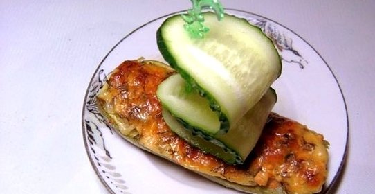 Фаршированные лодочки из кабачков