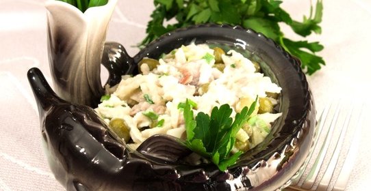 Салат с копченой скумбрией