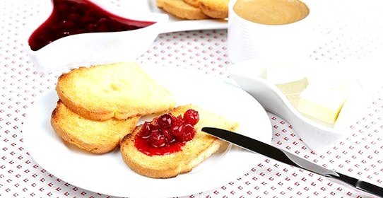 Базельские тосты с вишнями