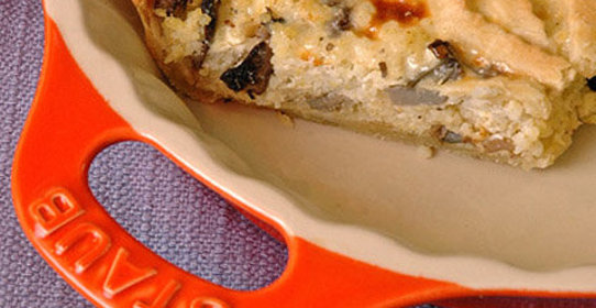 Пирог с солеными грибами и пшеном