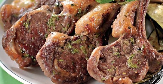 Баранья корейка в горчично-мятном соусе с овощами