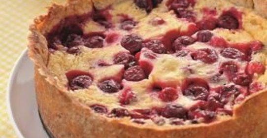 Пирог с ягодами на творожном тесте