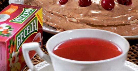 Шоколадная меренга с вишней