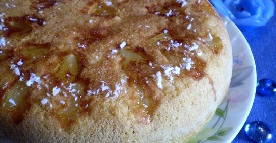 Пирог с консервированным ананасом