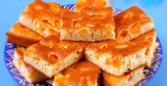 Пирог с абрикосами на кефире