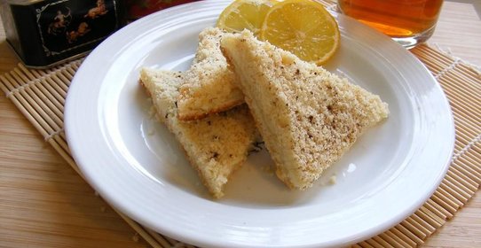 Рассыпчатое пирожное с творожной прослойкой