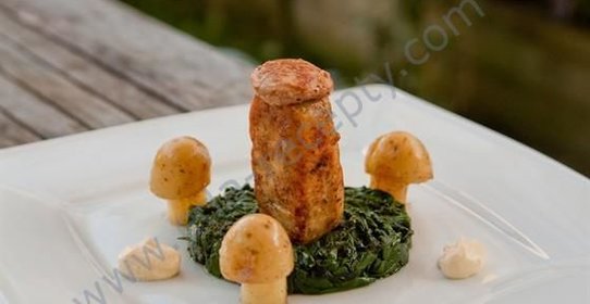 Котлеты пожарские с фуа-гра в сметанном соусе.