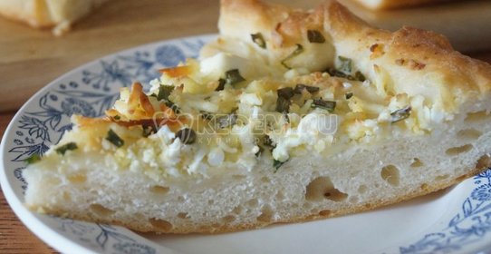 Пирог с сыром и яйцами