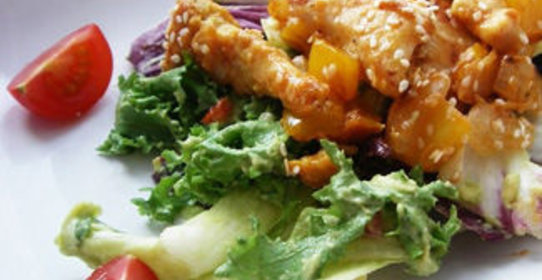 Теплый мексиканский салат с курицей