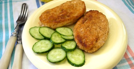 Куриные котлеты с батоном