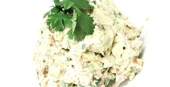 Салат с авокадо и курицей