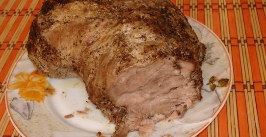 Свинина с чесноком в духовке