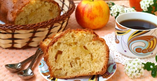 Манник на кефире с яблоками