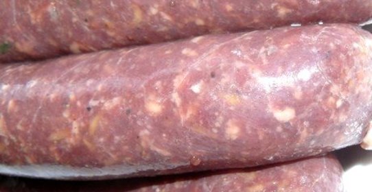 Пряные мясные домашние колбаски
