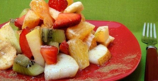 Сладкий салат из фруктов