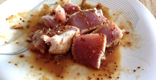 Тунец в горчично-устричном соусе