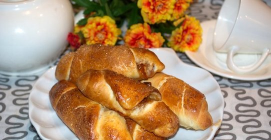 Рулетики с абрикосовым вареньем