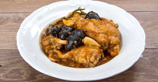 Кролик с маслинами