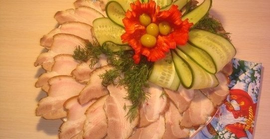 Запеченная свиная грудинка