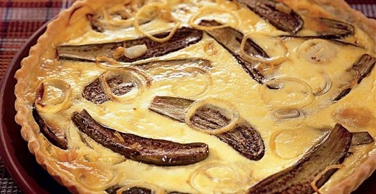 Открытый пирог с баклажанами