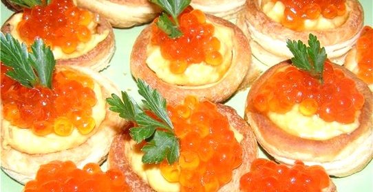 Волованы с деликатесами