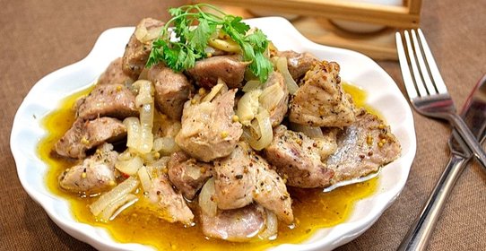 Свинина, запеченная кусочками в фольге