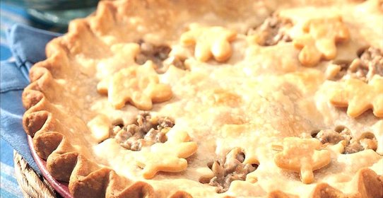 Пирог с мясом и грибами