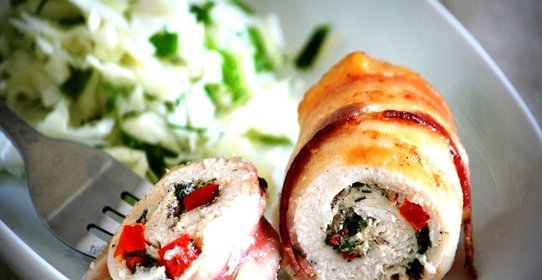 Куриные рулетики в беконе