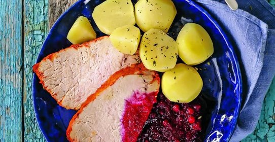Карбонад с брусничным соусом