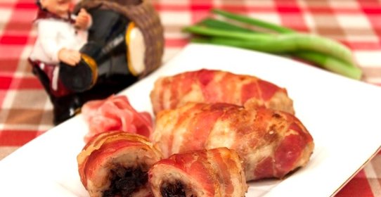 Куриные рулетики в беконе
