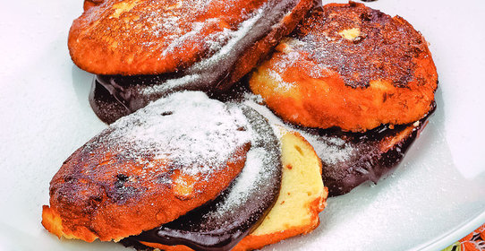 Холодные сырники с шоколадной помадкой