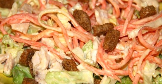 Салат с корейской морковкой и сухариками