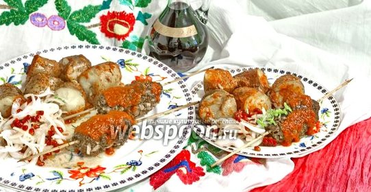 Кюфта-кебаб с луково-гранатовым салатом