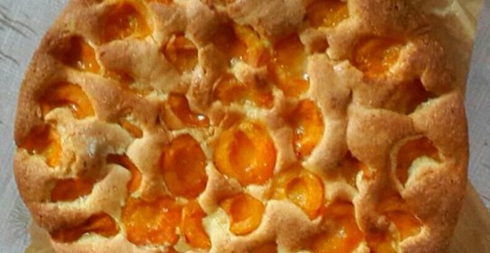 Пирог с абрикосами