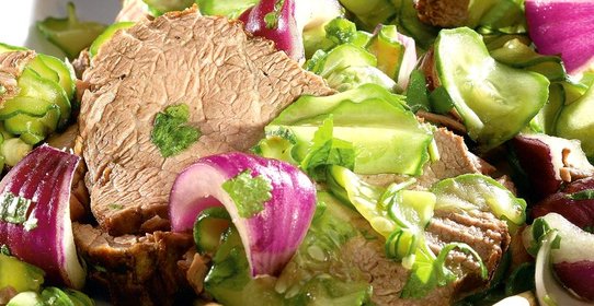 Холодный салат с говядиной