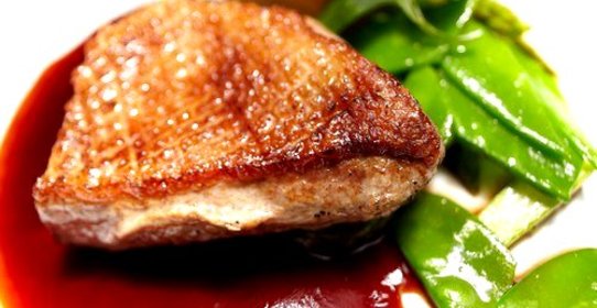 Ароматный соус для утки с финиками и черносливом