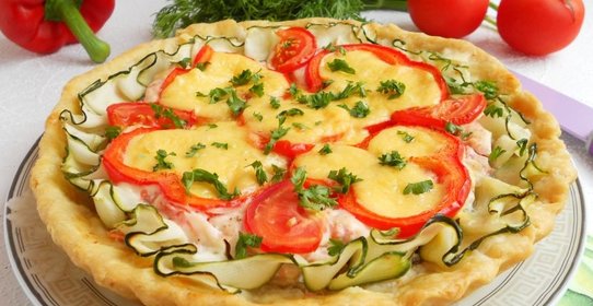 Пирог из песочного теста с курицей и овощами